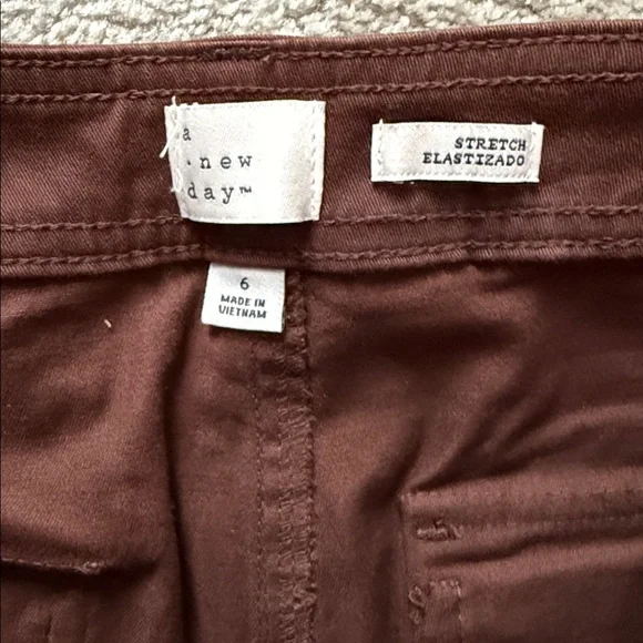 a new day brown “ stretch elastizado “ pant, mom style cut, size 6 - Picture 4 of 5
